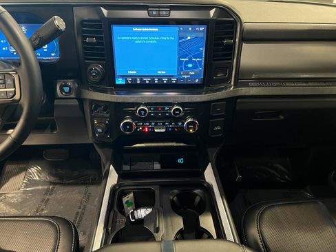 Used 2025 Ford F350 Platinum w/ FX4 Off-Road Package AWD/4WD image 16