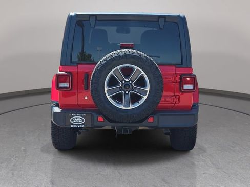 Used 2019 Jeep Wrangler Unlimited Sahara AWD/4WD image 7