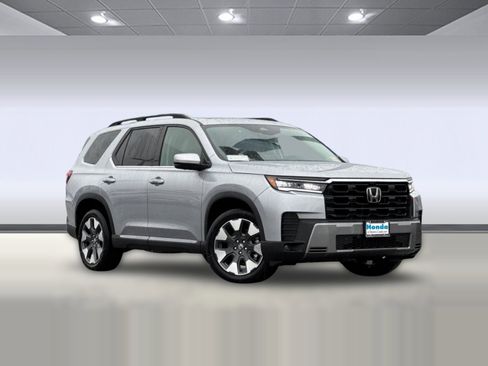New 2026 Honda Pilot Touring image 6
