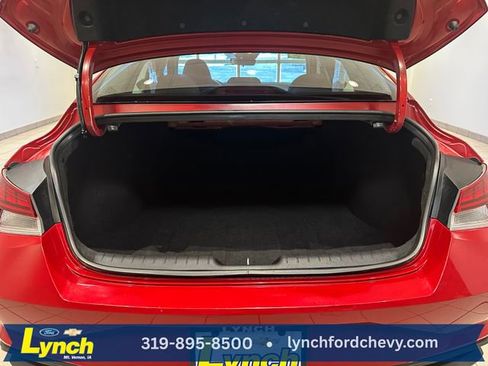 Used 2023 Hyundai Elantra Blue image 19