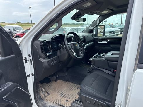 Used 2024 Chevrolet Silverado 2500 LT w/ Convenience Package image 20