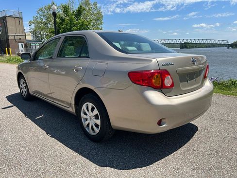 Used 2010 Toyota Corolla FWD image 3