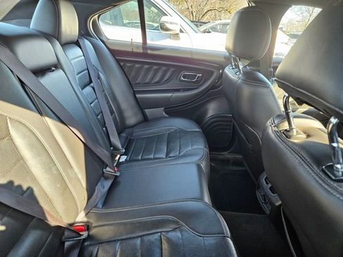 Used 2017 Ford Taurus SHO image 9