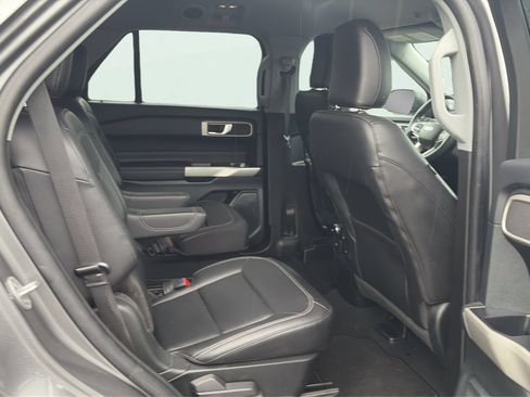 Certified 2023 Ford Explorer XLT w/ Equipment Group 202A AWD/4WD image 15