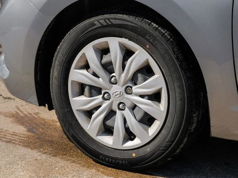 Used 2022 Hyundai Accent SE image 54