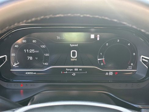 Used 2023 GMC Yukon Denali image 10