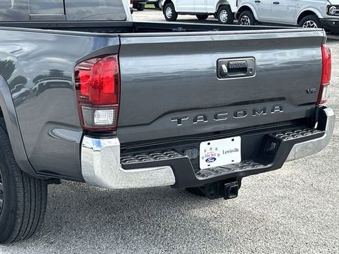 Used 2022 Toyota Tacoma SR5 RWD image 7