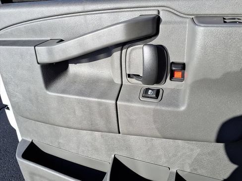 New 2026 Chevrolet Express 2500 Extended w/ Enhanced Convenience Package RWD image 8