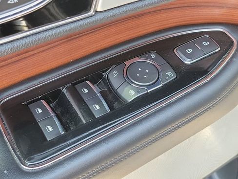 Used 2019 Lincoln Navigator L Reserve AWD/4WD image 23
