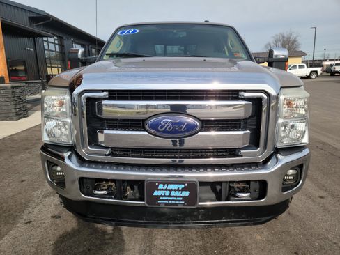 Used 2013 Ford F250 Lariat w/ Chrome Pkg image 2