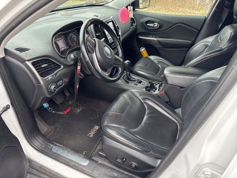 Used 2019 Jeep Cherokee Limited image 5