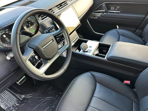 New 2026 Land Rover Range Rover SE image 5