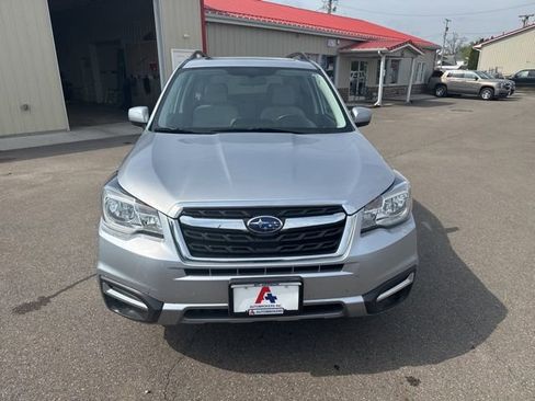Used 2018 Subaru Forester 2.5i Premium w/ All-Weather Package AWD/4WD image 8