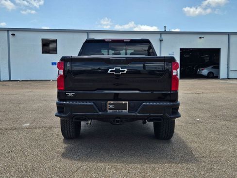 Used 2026 Chevrolet Silverado 1500 LT Trail Boss w/ LT Trail Boss Premium Package AWD/4WD image 5