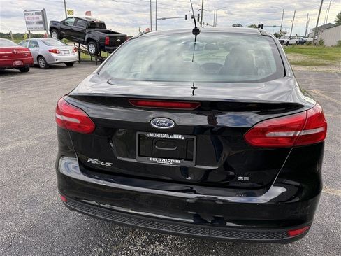 Used 2018 Ford Focus SE FWD image 4