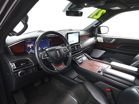 Used 2021 Lincoln Navigator L Reserve image 13