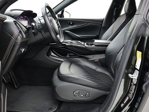 Used 2021 Aston Martin DBX AWD/4WD image 41