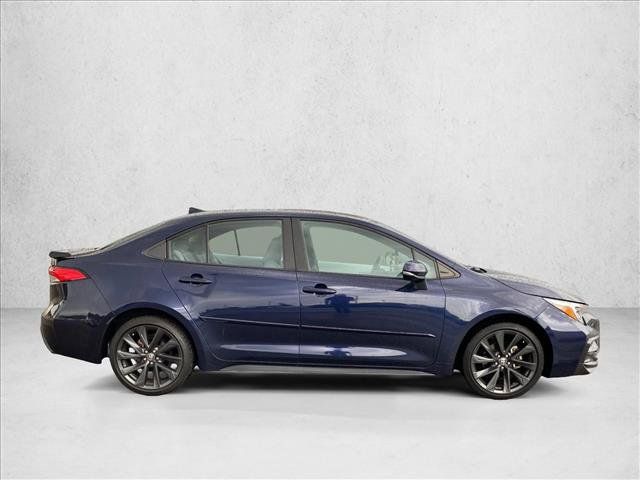 Used 2023 Toyota Corolla SE FWD image 4