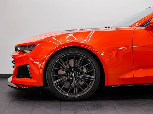 Used 2019 Chevrolet Camaro ZL1 image 9