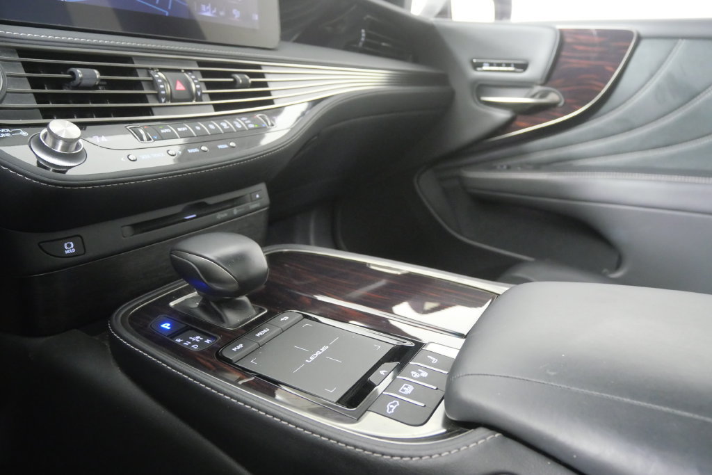 Used 2021 Lexus LS 500 w/ Interior Upgrade Package RWD image 31
