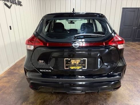 Used 2024 Nissan Kicks S FWD image 9