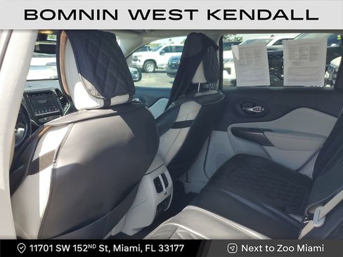 Used 2020 Jeep Cherokee Limited image 19