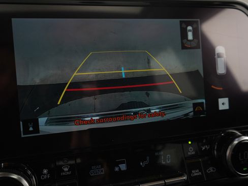 Used 2023 Toyota Highlander Limited image 33