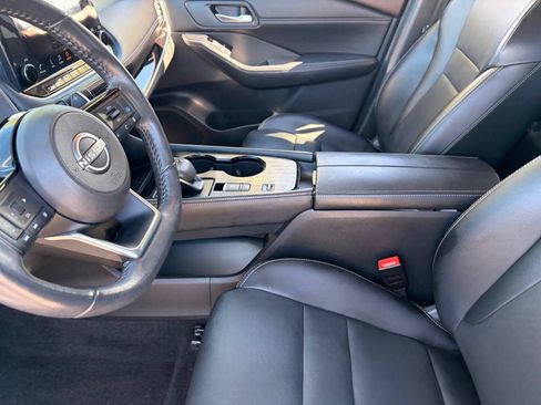 Certified 2023 Nissan Rogue SV w/ SV Premium B Package FWD image 18