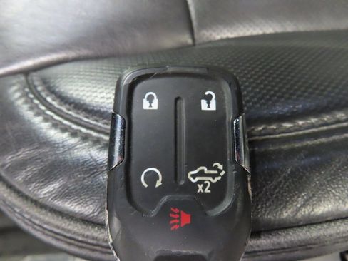 Used 2020 Chevrolet Silverado 1500 High Country image 45