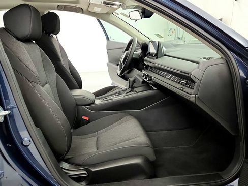 Used 2025 Honda Accord SE image 17