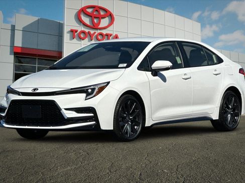 Used 2026 Toyota Corolla SE w/ SE Package image 7