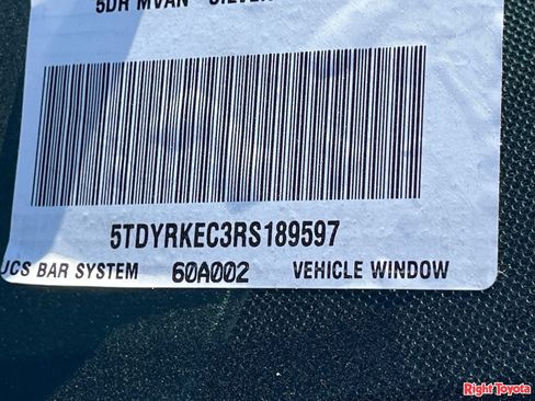 Certified 2024 Toyota Sienna XLE FWD image 37