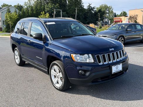 Used 2012 Jeep Compass Latitude FWD image 7