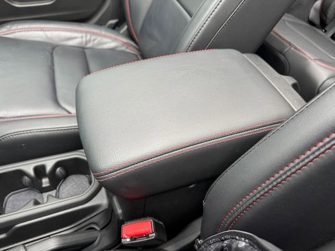 Used 2024 Jeep Wrangler Unlimited Rubicon image 39