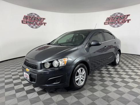 Used 2015 Chevrolet Sonic LT FWD image 3