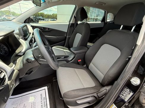 Used 2021 Hyundai Kona SE w/ Cargo Package FWD image 6