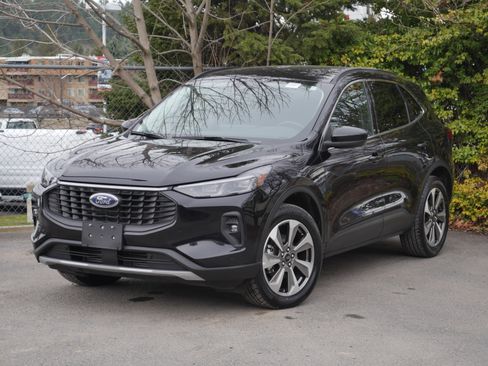 Certified 2025 Ford Escape Platinum image 2