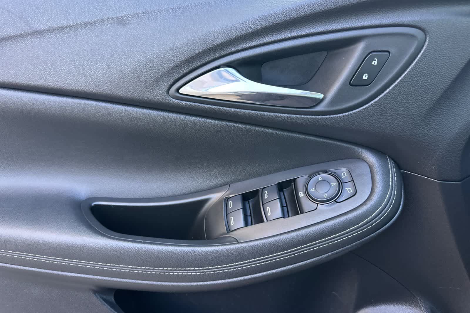 Used 2023 Buick Encore GX Preferred w/ Cold Weather Comfort Package FWD image 10