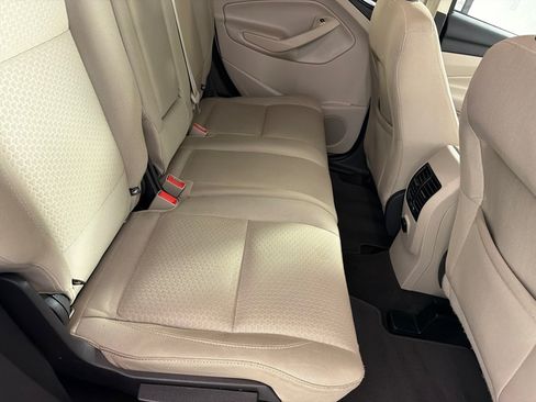 Used 2018 Ford Escape SE FWD image 21