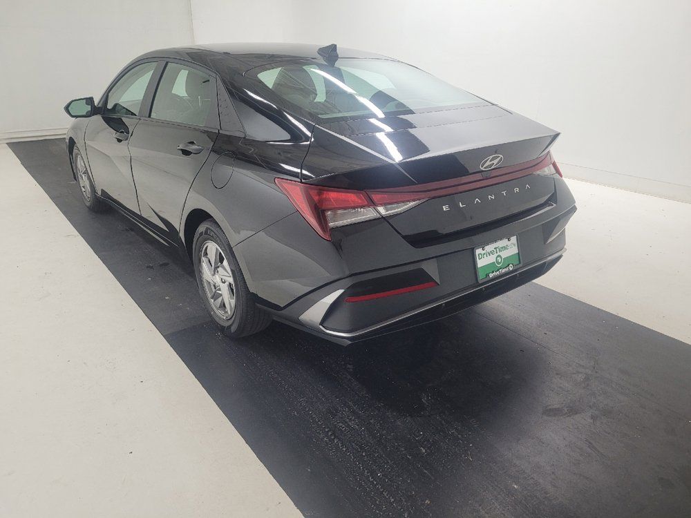 Used 2024 Hyundai Elantra SE FWD image 5