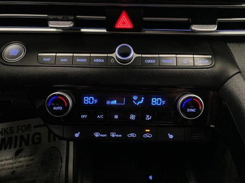 Certified 2025 Hyundai Elantra SEL image 24