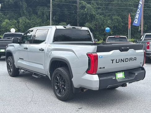 Used 2022 Toyota Tundra SR5 w/ SR5 Convenience Package AWD/4WD image 6