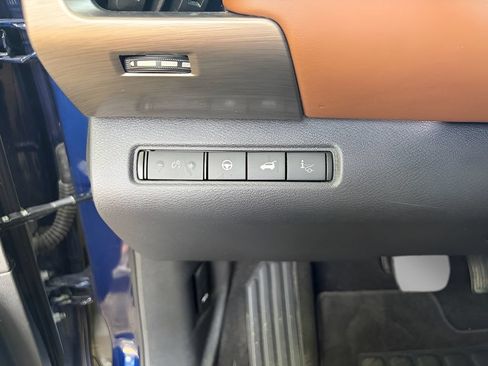 Used 2023 Nissan Pathfinder Platinum AWD/4WD image 23