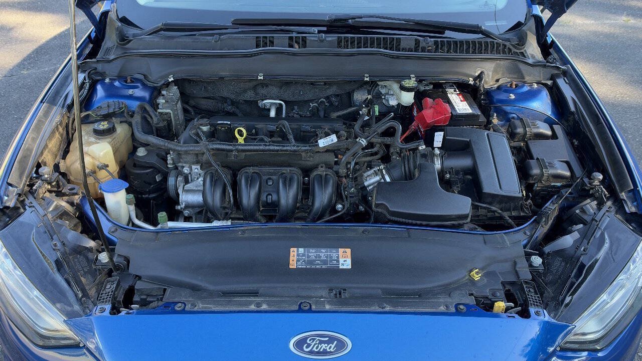 Used 2017 Ford Fusion SE w/ Fusion SE Technology Package FWD image 21