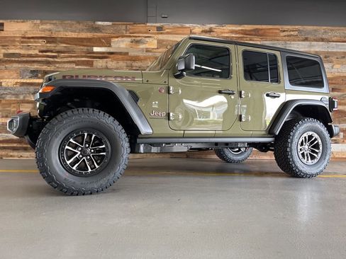 New 2026 Jeep Wrangler Unlimited Rubicon w/ Xtreme 35 Tire Package AWD/4WD image 20