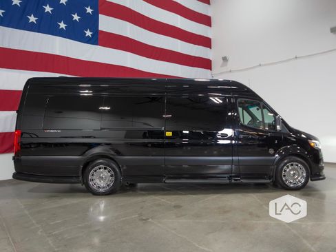 Used 2024 Mercedes-Benz Sprinter 3500 image 25