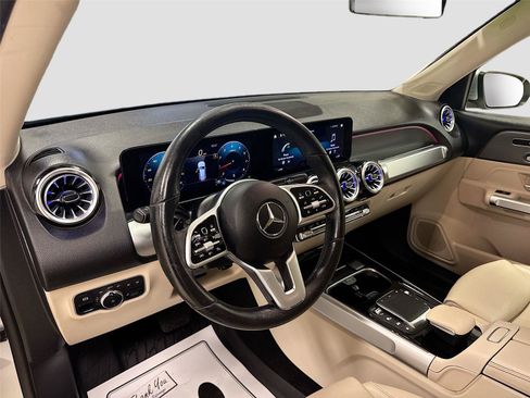 Used 2022 Mercedes-Benz GLB 250 image 9