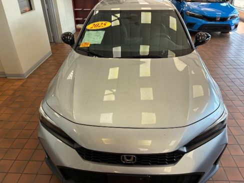Used 2025 Honda Civic Sport image 6