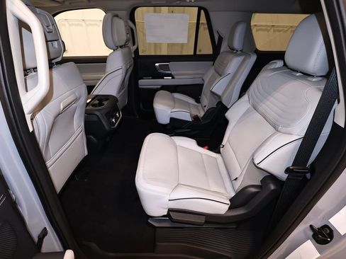 New 2026 Ford Expedition Max Platinum w/ Platinum Ultimate Package AWD/4WD image 14
