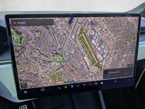 Used 2023 Tesla Model X Plaid image 15